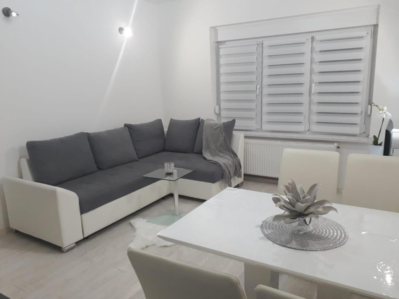 Apartman Kristina - Self Check In & Check Out Otočac Exterior foto