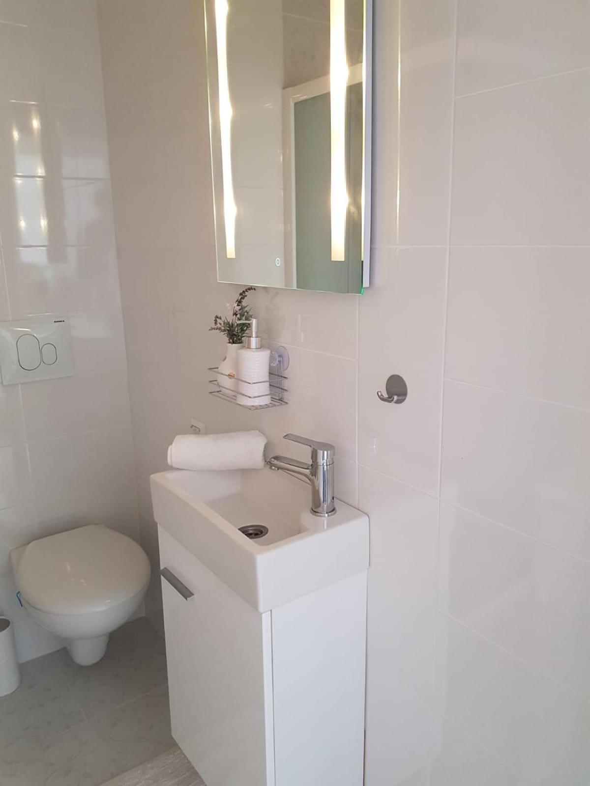 Apartman Kristina - Self Check In & Check Out Otočac Exterior foto
