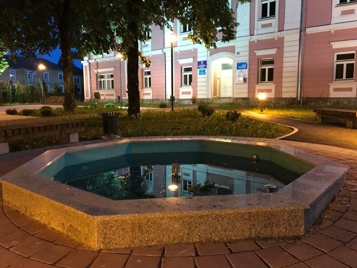 Apartman Kristina - Self Check In & Check Out Otočac Exterior foto